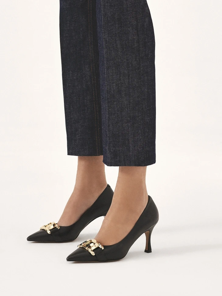 Kazar Timeless Pumps With Gold Decoration On The Nose