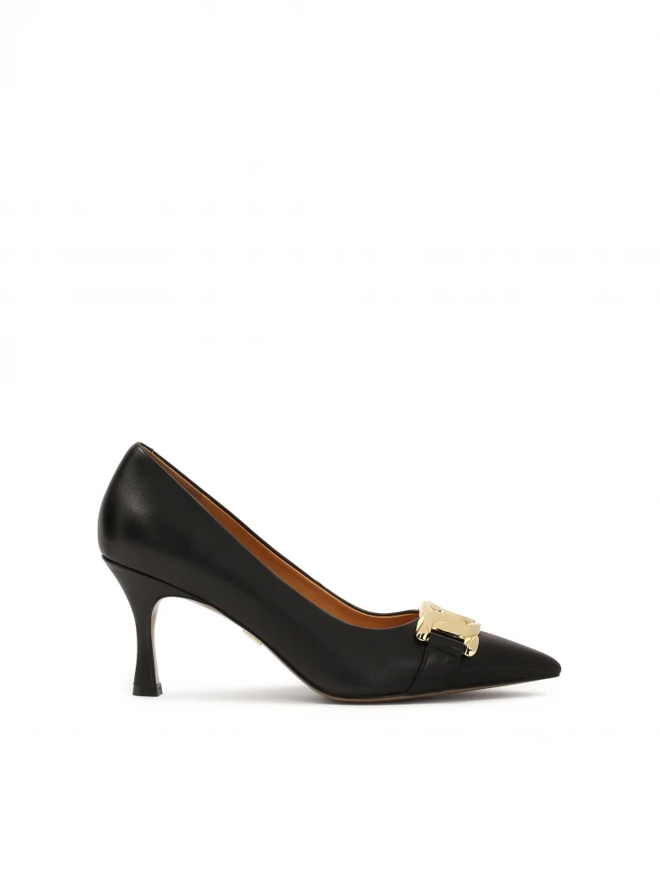 kazar Timeless pumps with gold decoration on the nose