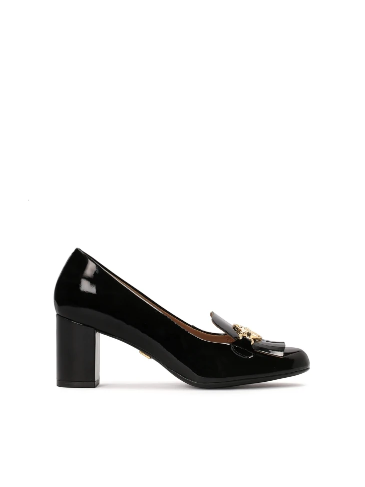 kazar Women's patent leather black pumps with tassels