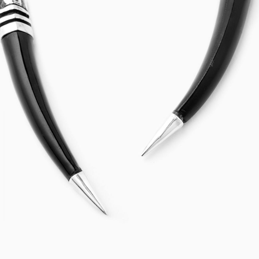 Kd2024 KDEAR002 EARCLIP TUSK