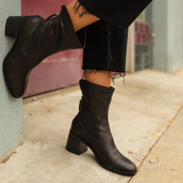 Kelsi Dagger Island Black Leather Wide Width Booties