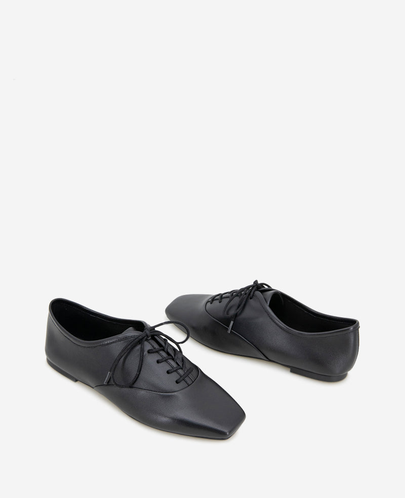 Kenneth Cole Justice Box Toe Lace Up Flat