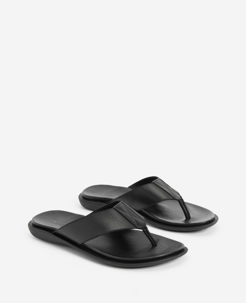 Kenneth Cole Sand Leather Thong Sandal