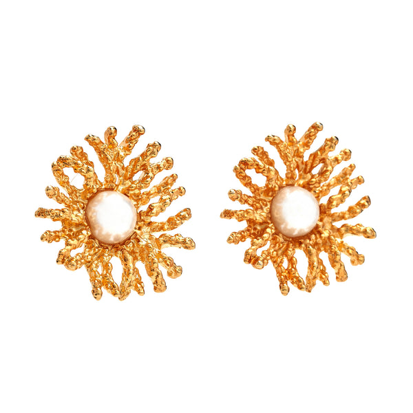 kenneth jay lane Coral Reef Pierced Earrings - Pearl Center