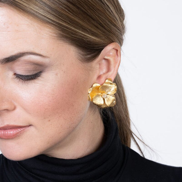 kenneth jay lane Gold Flower Earrings - Crystal Center