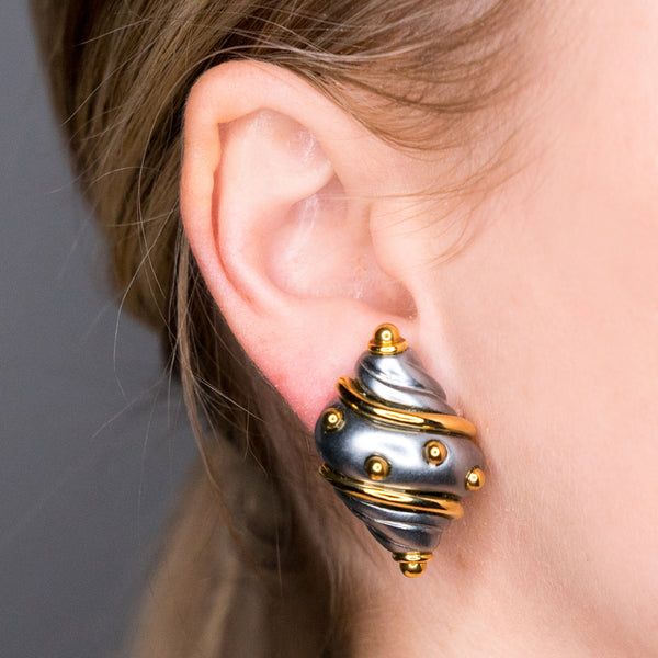 Kenneth Jay Lane Grey Pearl With Gold Dots Small Shell Clip Earrings