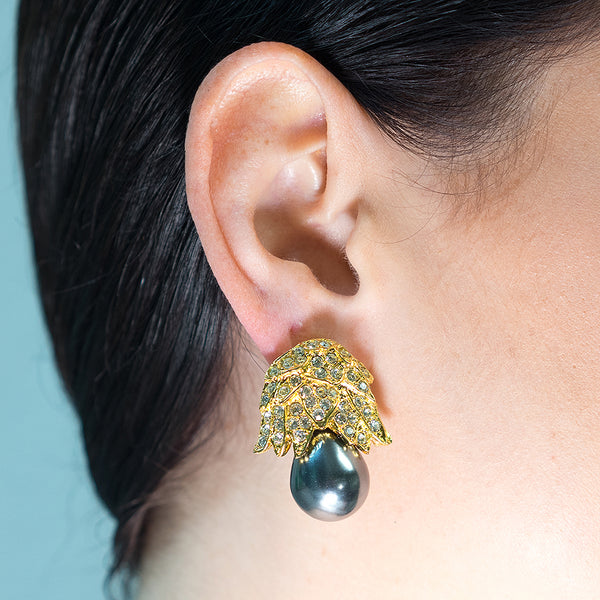 Kenneth Jay Lane Jackie Kennedy Grey Pearl Clip Earrings