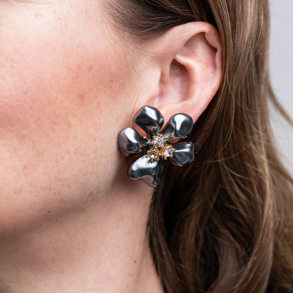 kenneth jay lane Grey Pearl Flower Clip Earrings