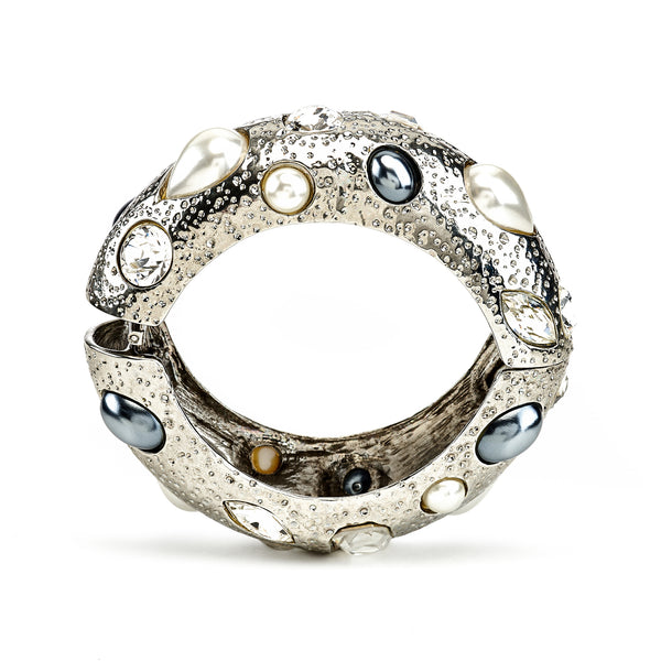 Kenneth Jay Lane Two-Tone Pearl Bangle Bracelet - Light Antique Silver