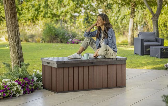 Keter Darwin 100 Gallon Deck Box - Brown