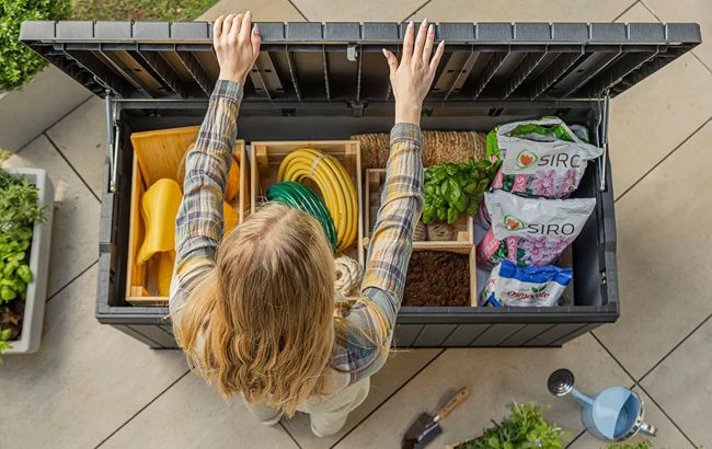 Keter Darwin 150 Gallon Deck Box - Graphite