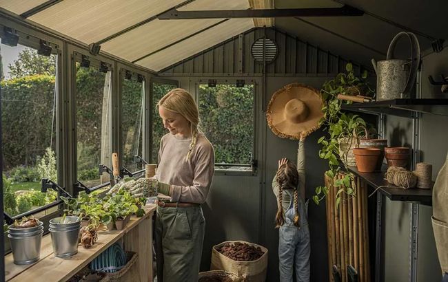 Keter Darwin 6x8 Potting Shed - Green