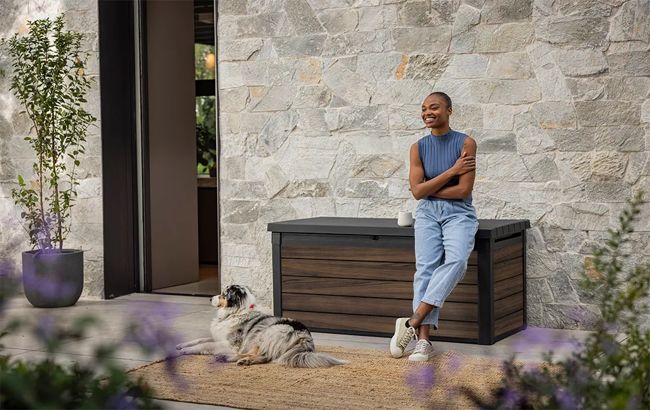 Keter Signature 150 Gallon Deck Box - Rosewood Brown