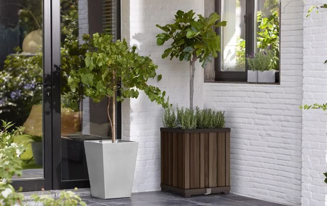 Keter Signature Square Tall Planter - Rosewood Brown
