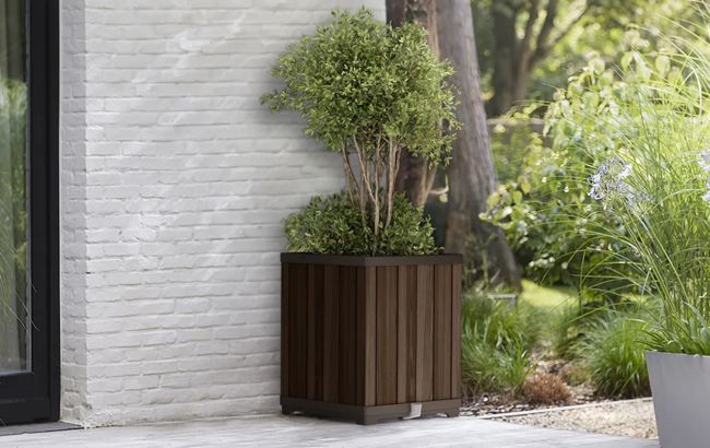 Keter Signature Square Tall Planter - Rosewood Brown