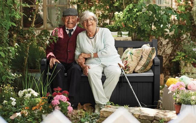 Keter Solana 70 Gallon Outdoor Storage Bench - Grey