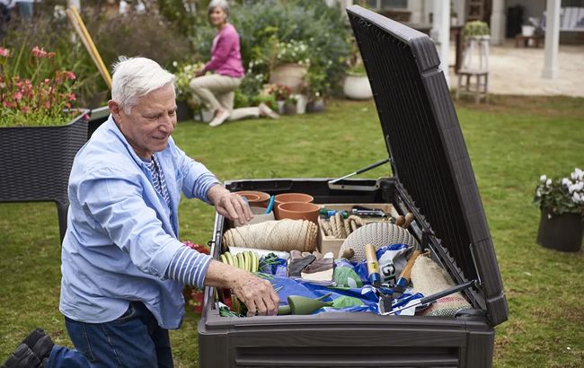 Keter Sumatra 135 Gallon Deck Box - Brown