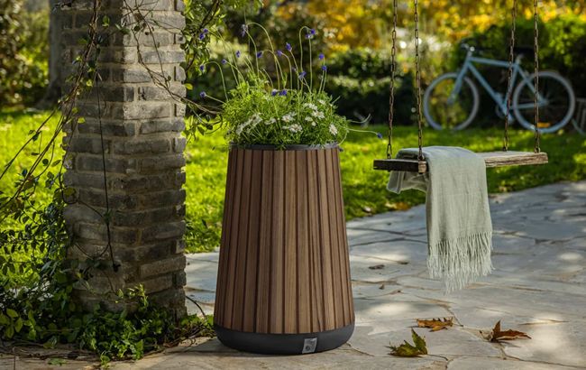 Keter Signature Conical Tall Planter - Rosewood Brown