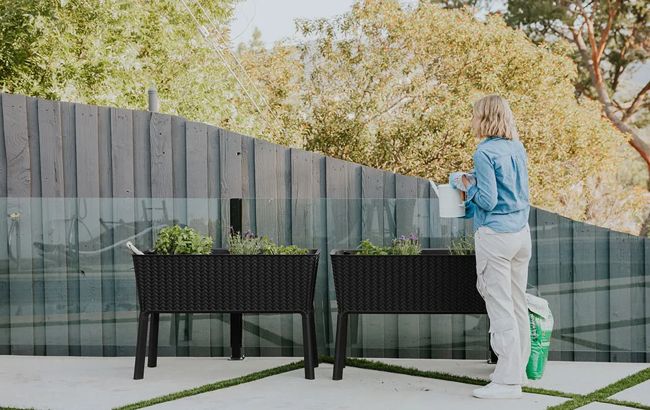 Keter Splendor 31.7 Gallon Elevated Garden Bed - Graphite