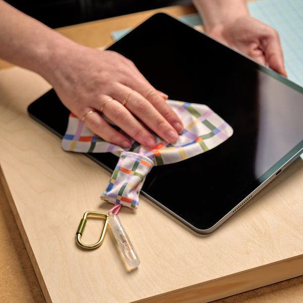 Kikkerland Inkerie On-the-go Lens & Screen Cleaner Kit