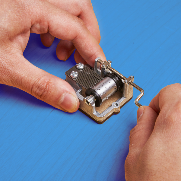 Kikkerland Amazing Grace Music Box