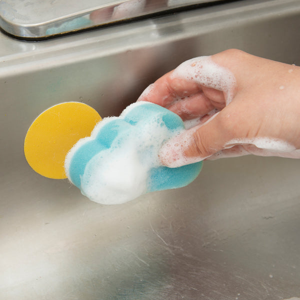 Kikkerland Cloud Grab 'N Scrub