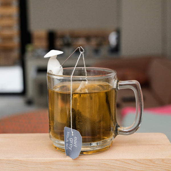 Kikkerland Fishermen Tea Bag Holder