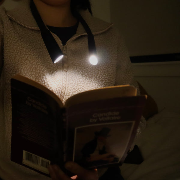 Kikkerland Hands-Free Book Light