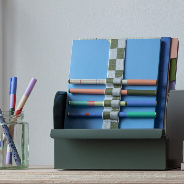 Kikkerland Inkerie Green Pen Holder Book Band