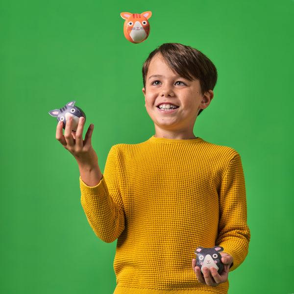Kikkerland Kidoki Three Little Cats Juggling Balls
