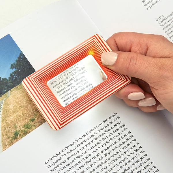 Kikkerland Light Up Magnifier