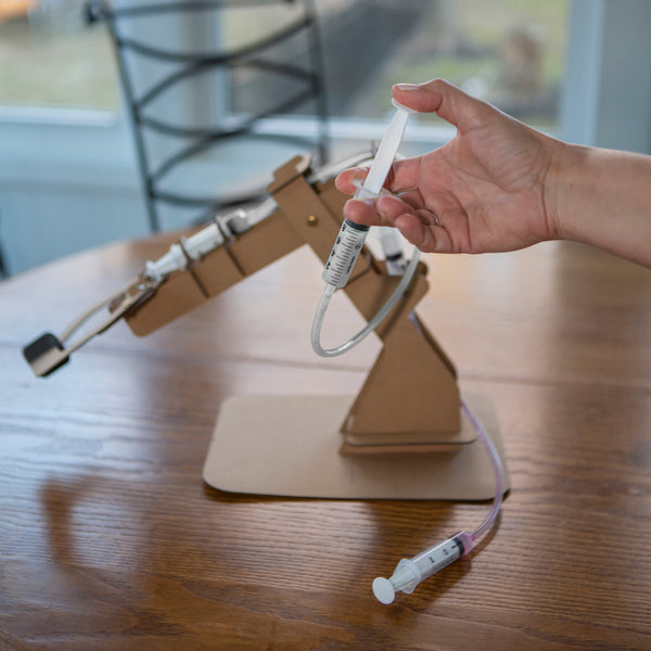 Kikkerland Make Your Own Hydraulic Claw