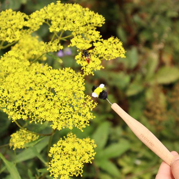 Kikkerland Pollination Wand