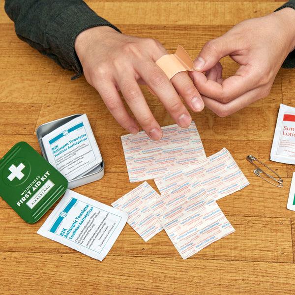 Kikkerland Wilderness First Aid Kit