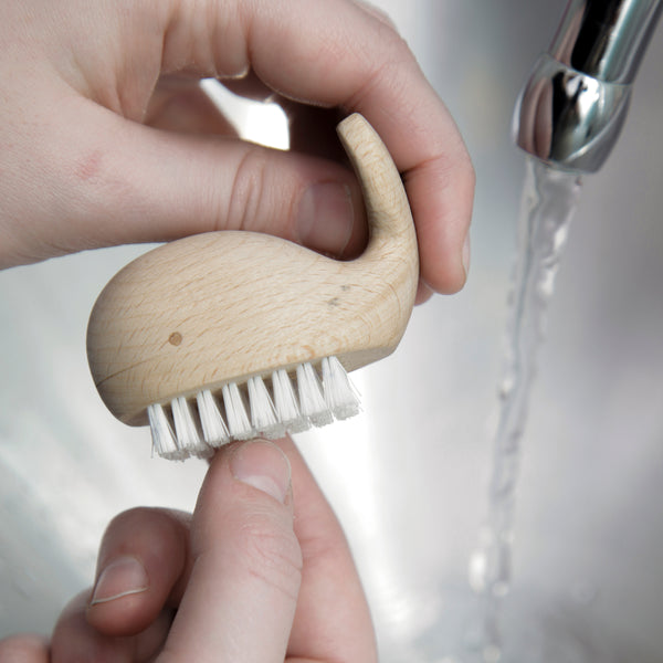 Kikkerland Wooden Whale Nail Brush