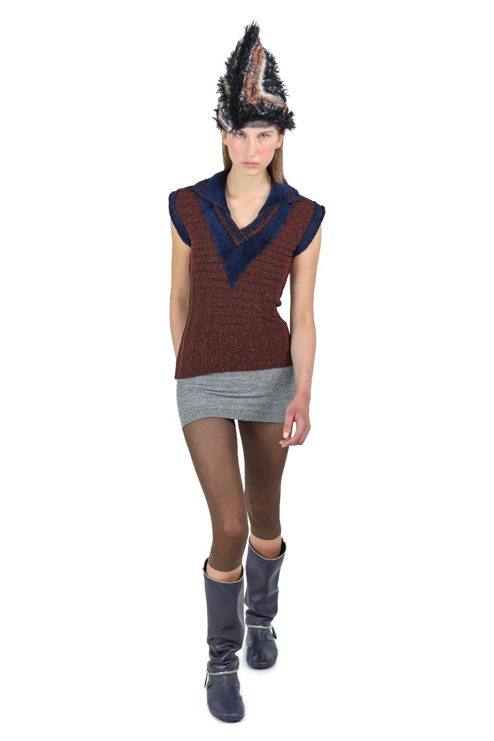 Kiko Kostadinov QUIMBY SLEEVELESS POLO - MAHOGANY BROWN