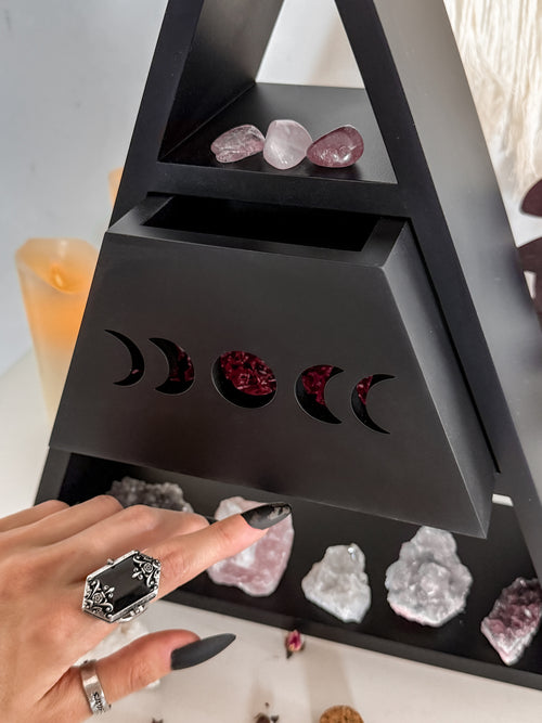 Killstar Pyramid Shelf Black