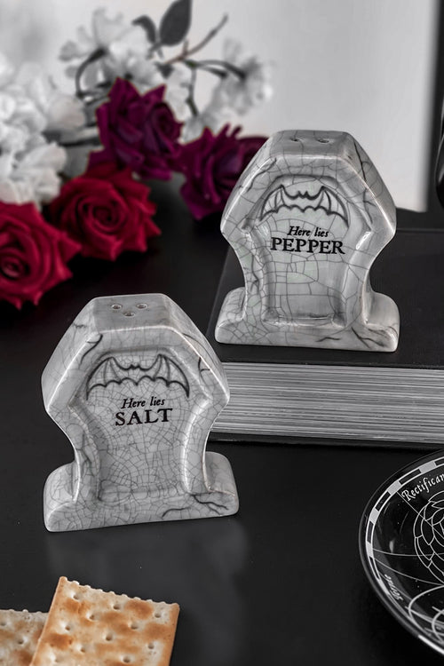 Killstar Rip Salt & Pepper Shakers Grey