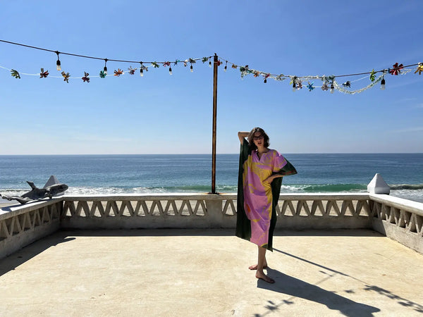 Kilometre Paris 741 89 Km From Balmoral Castle Iconic Queen - Kaftan