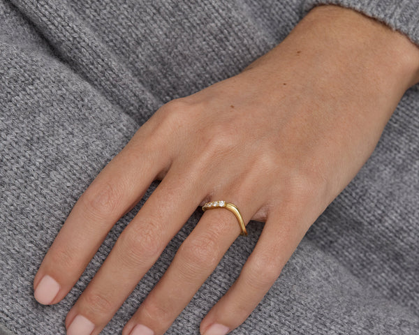 Kimaï Semi Flow Pavé Wedding Band