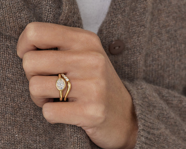 Kimaï Semi Flow Pavé Wedding Band