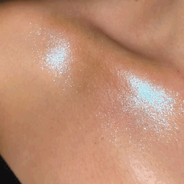 Kimchi Chic Beauty PEARL GONE WILD PRESSED SHIMMER HIGHLIGHTER - 01 Hope (blue Iridescent)