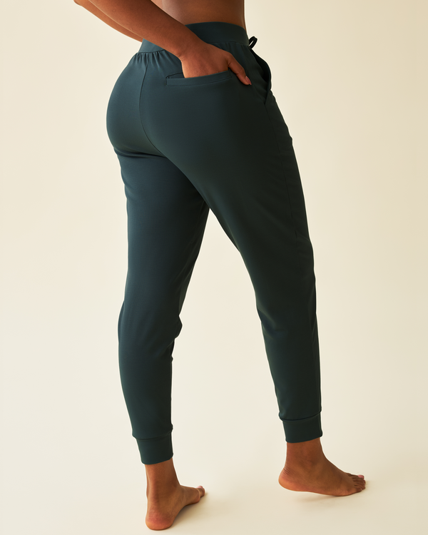 Kindred Bravely Brushed Bamboo Maternity & Postpartum Jogger Evergreen