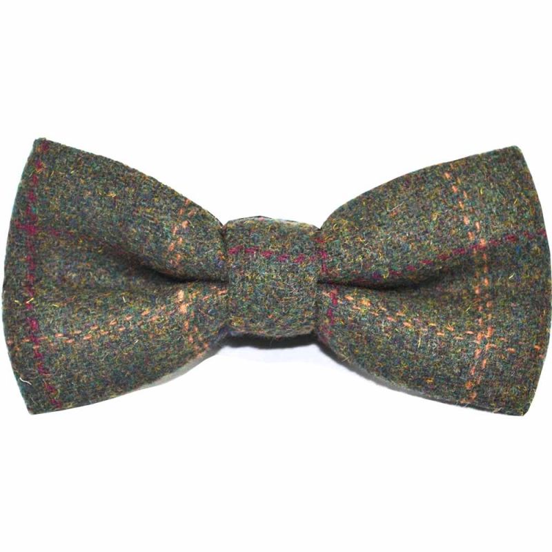 King & Priory Heritage Check Moss Green Bow Tie Tie & Pocket Square Set Boxed