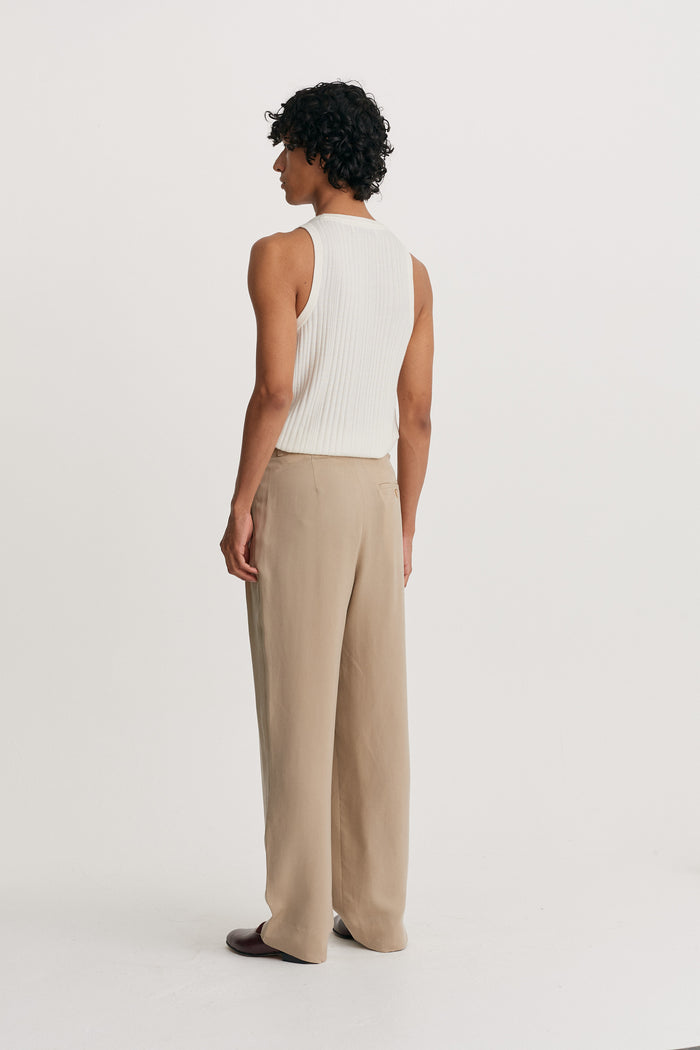 King & Tuckfield Button Belt Grant Trouser BROWN