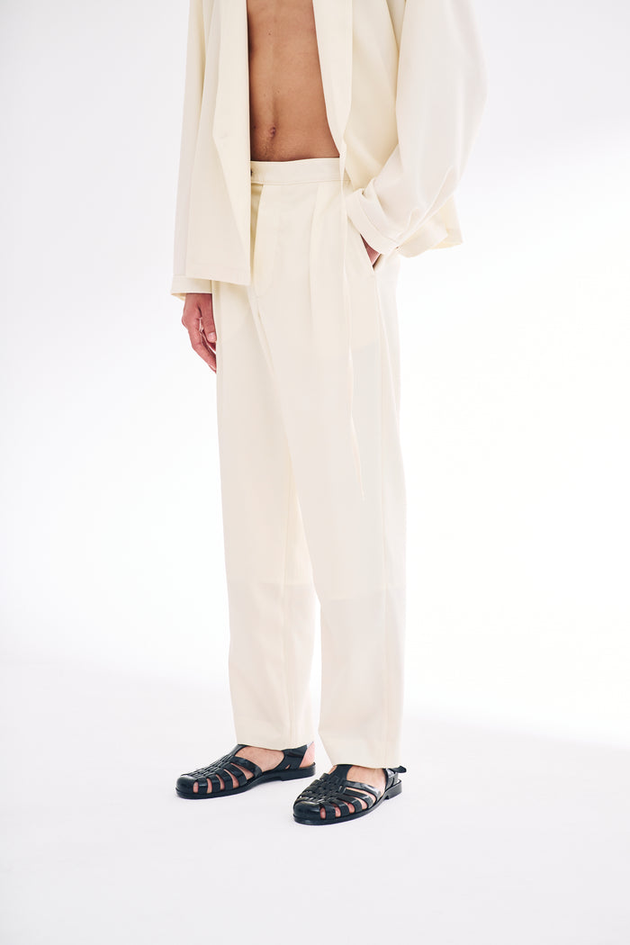 King & Tuckfield Classic Pleat Trouser ECRU