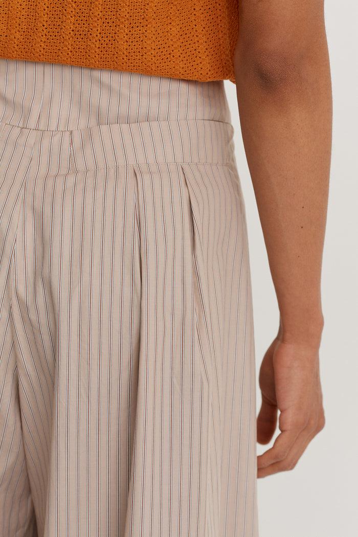 King & Tuckfield Deep Fold Trouser SESAME