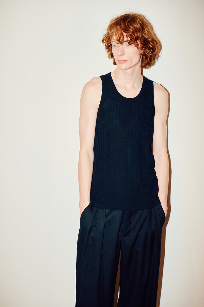 King & Tuckfield Irregular Rib Knitted Vest BLACK