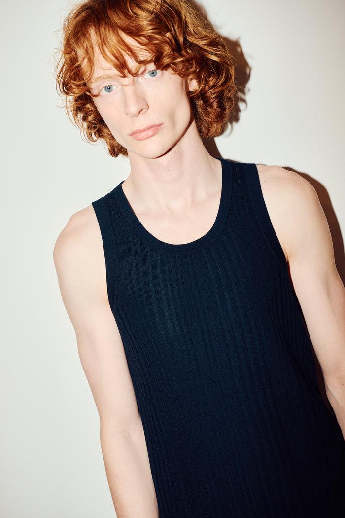 King & Tuckfield Irregular Rib Knitted Vest BLACK