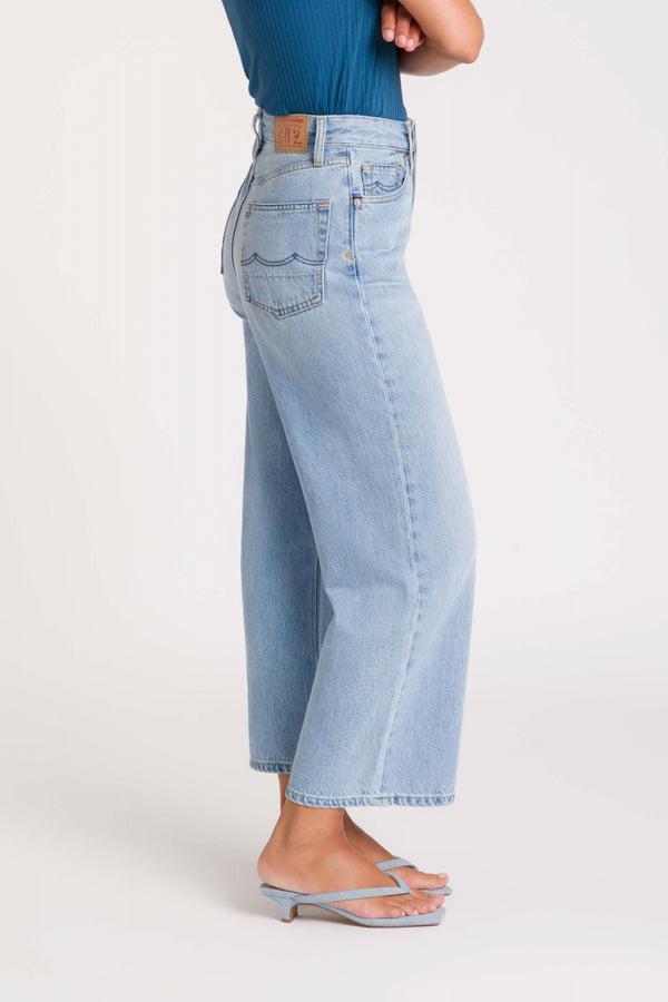 Kings Of Indigo ELISABETH CROPPED BLUE REEF SUPER LIGHT USED